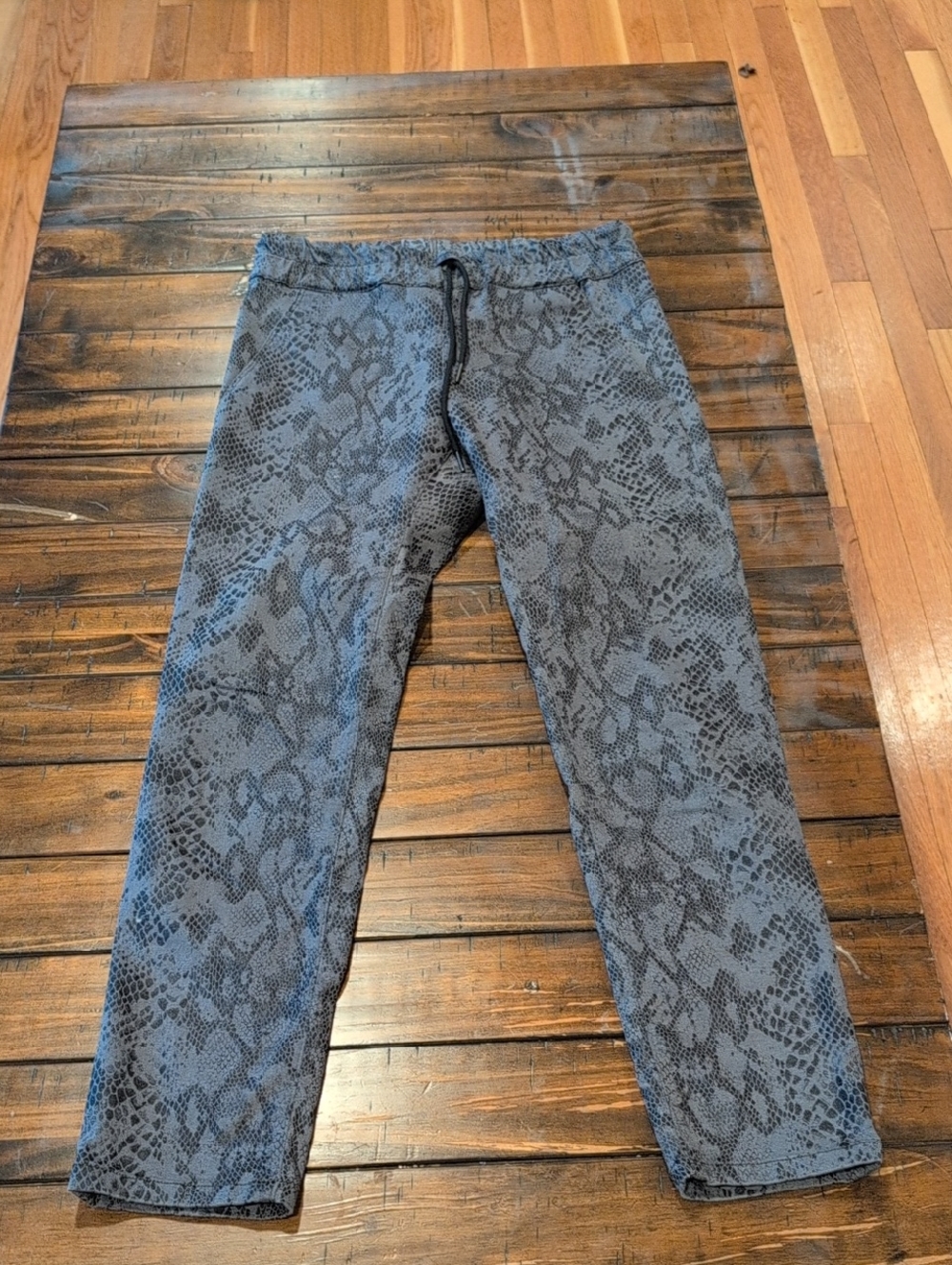 Bevy Flog Python Snake Shely Pants - Picture 2 of 7